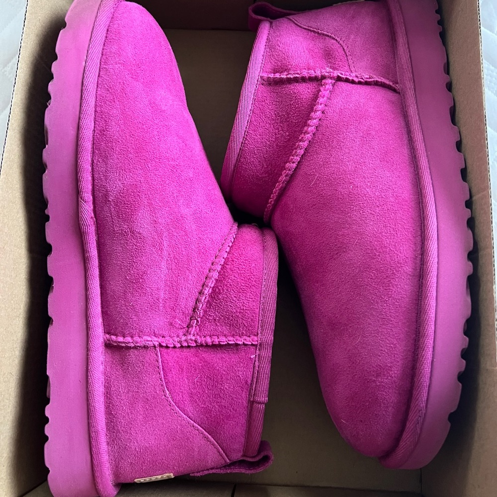 hot pink ultra mini ll uggs